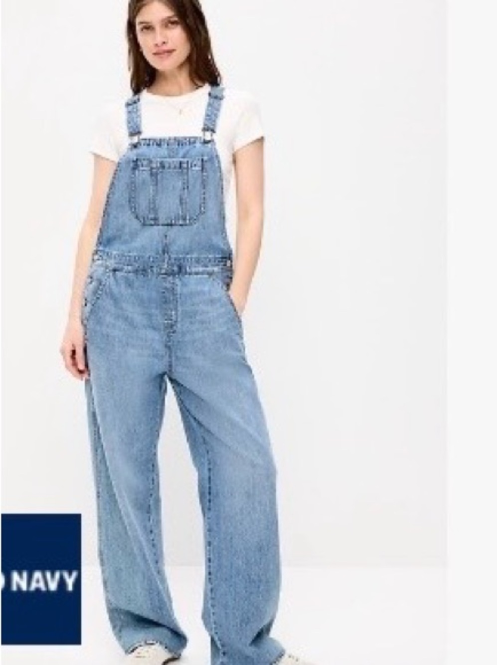 Baggy overalls in “Melvyn”